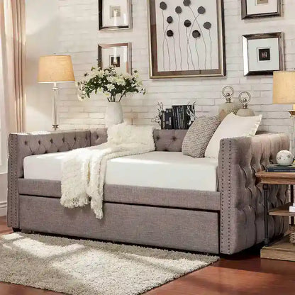 Lit de repos capitonné Knightsbridge Twin avec clous décoratifs