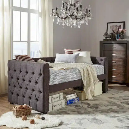 Lit de repos capitonné Knightsbridge Twin avec clous décoratifs